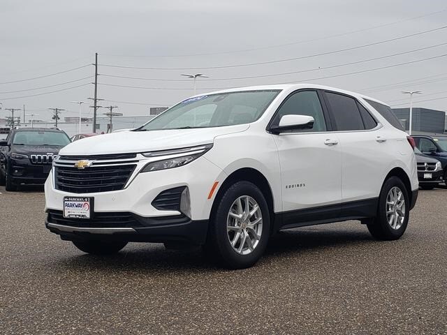 2024 Chevrolet Equinox LT photo 3