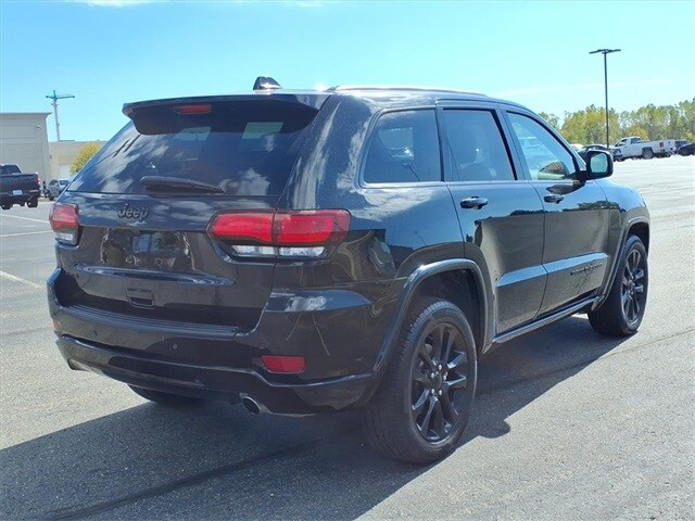 2021 Jeep Grand Cherokee Laredo X photo 4