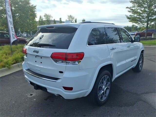 2020 Jeep Grand Cherokee Overland photo 3