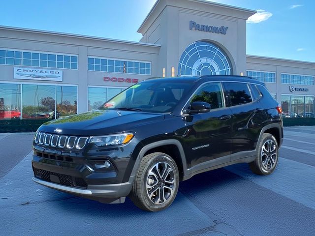 2022 Jeep Compass Limited 4X4's photo