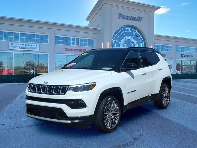 2023 Jeep Compass Limited 4X4's photo