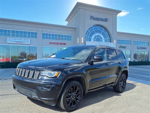 2021 Jeep Grand Cherokee Laredo X's photo