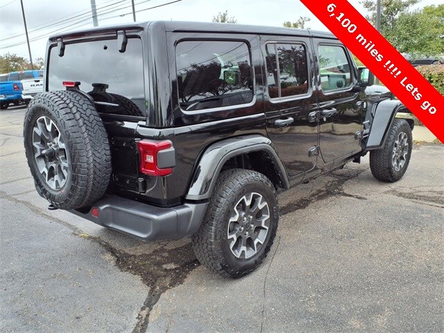 2024 Jeep Wrangler Sahara photo 3