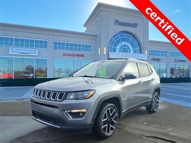 2018 Jeep Compass Limited's photo