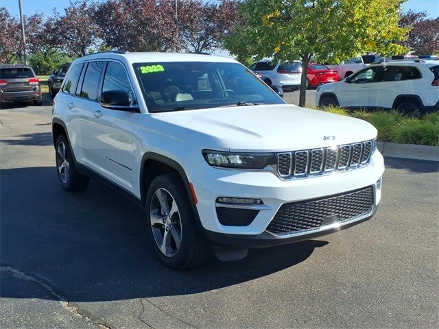 2023 Jeep Grand Cherokee Limited photo 2