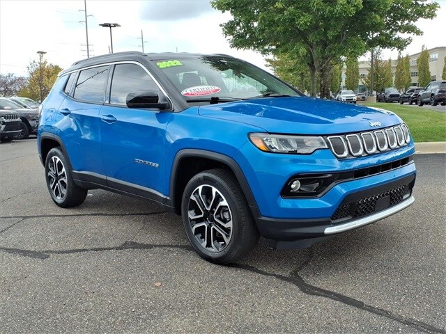 2022 Jeep Compass Limited photo 2