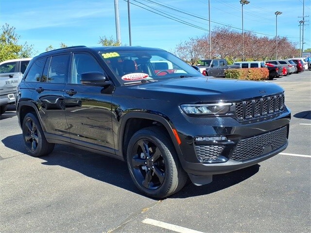 2023 Jeep Grand Cherokee Limited photo 3
