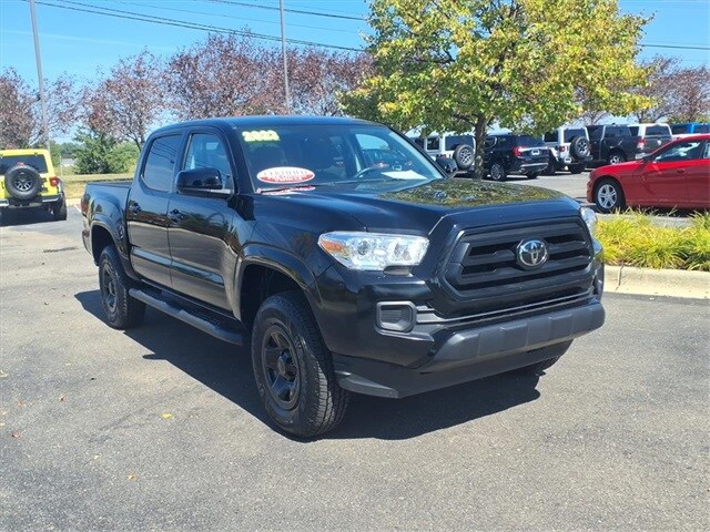2023 Toyota Tacoma SR photo 3