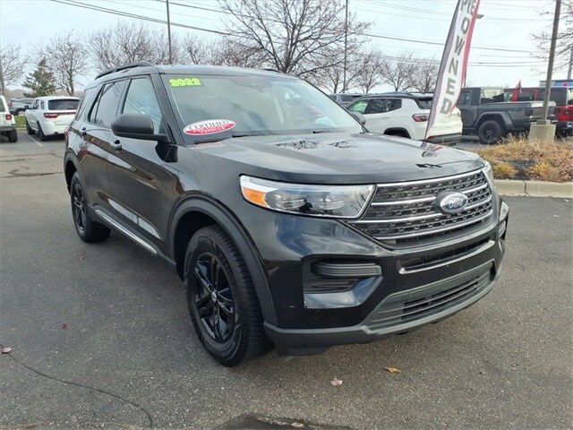 2022 Ford Explorer XLT photo 2