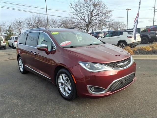 2020 Chrysler Pacifica Limited photo 3