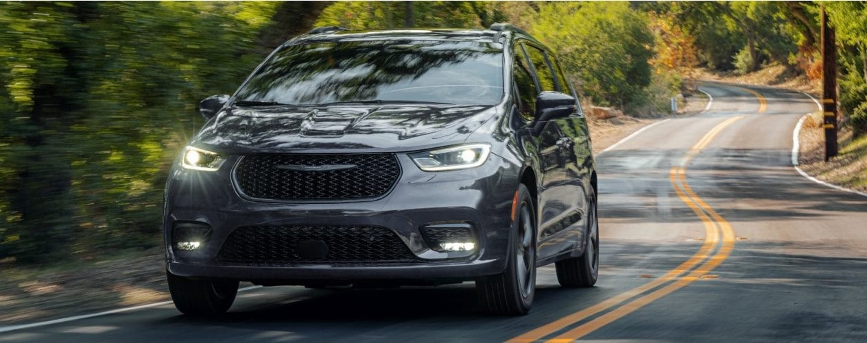 Pacifica vs Carnival: Which Minivan Works Better for Everyday Family Life in Michigan?