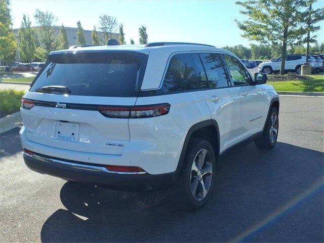 2023 Jeep Grand Cherokee Limited photo 3