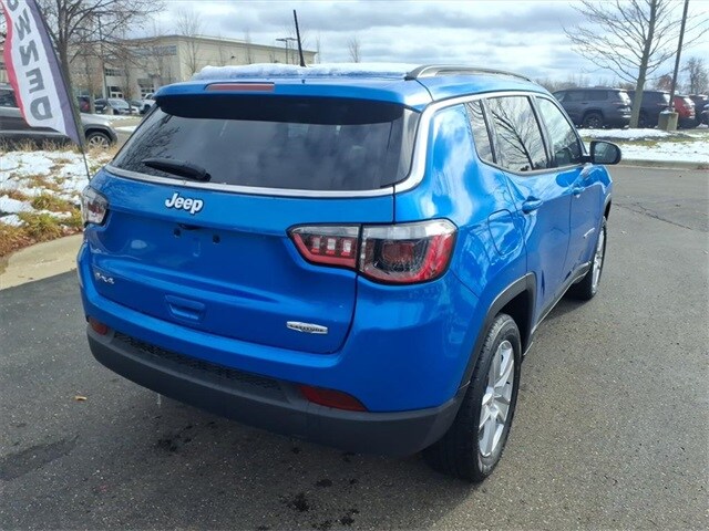 2022 Jeep Compass North Edition Latitude photo 3