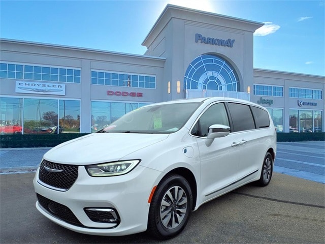 2022 Chrysler Pacifica Hybrid Minivan/Van 