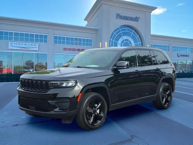 2024 Jeep Grand Cherokee Altitude 4x4's photo