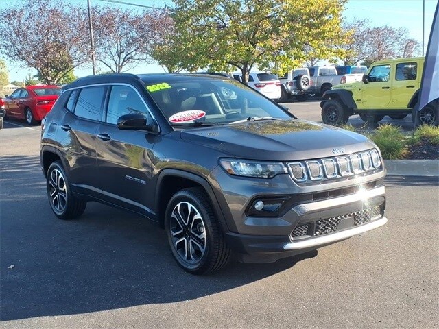 2022 Jeep Compass Limited photo 2