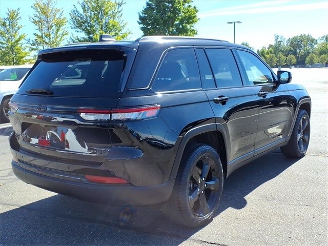 2023 Jeep Grand Cherokee Limited photo 4