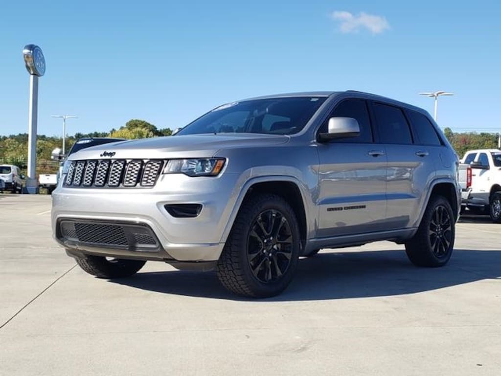 Used 2021 Jeep Grand Cherokee Laredo SUV