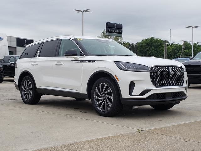 2026 Lincoln Aviator Premiere AWD's photo