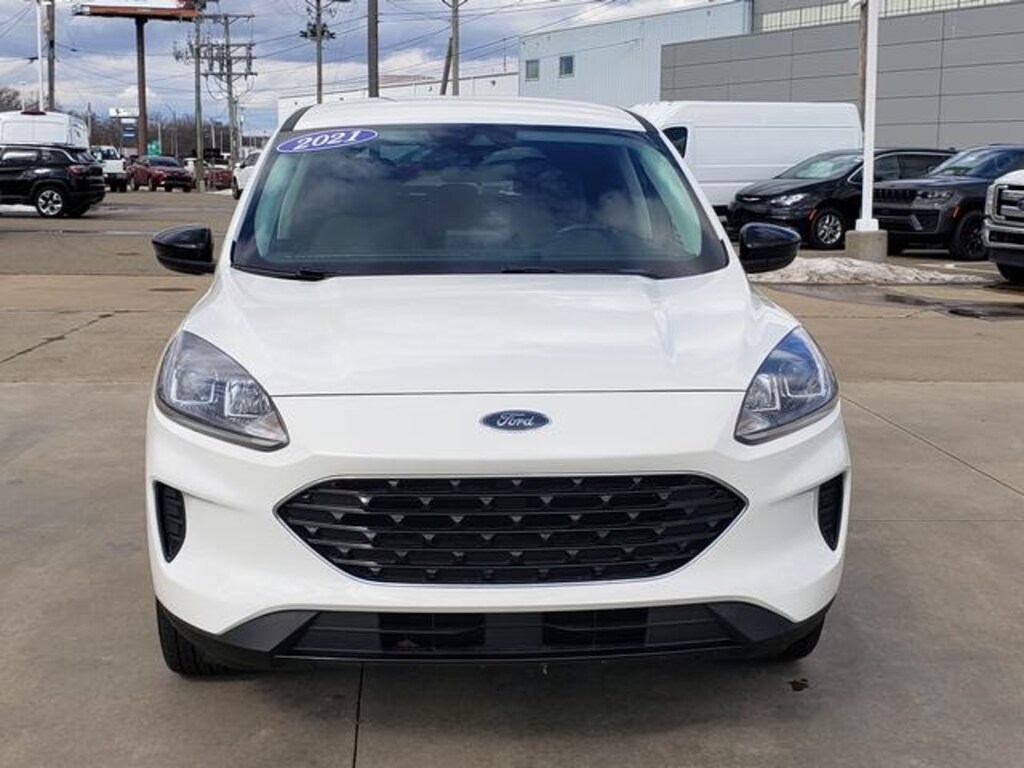 Used 2021 Ford Escape Hybrid SE Hybrid SUV