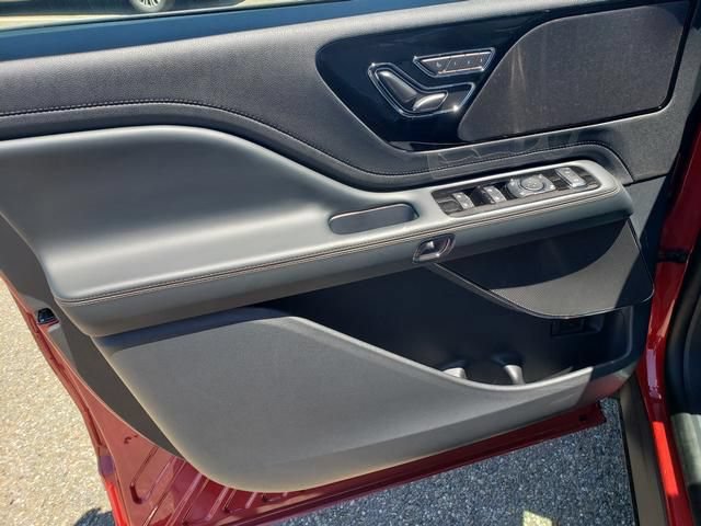 2026 Lincoln Aviator Premiere - Photo 13
