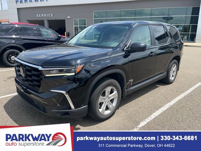 2023 Honda Pilot LX AWD's photo