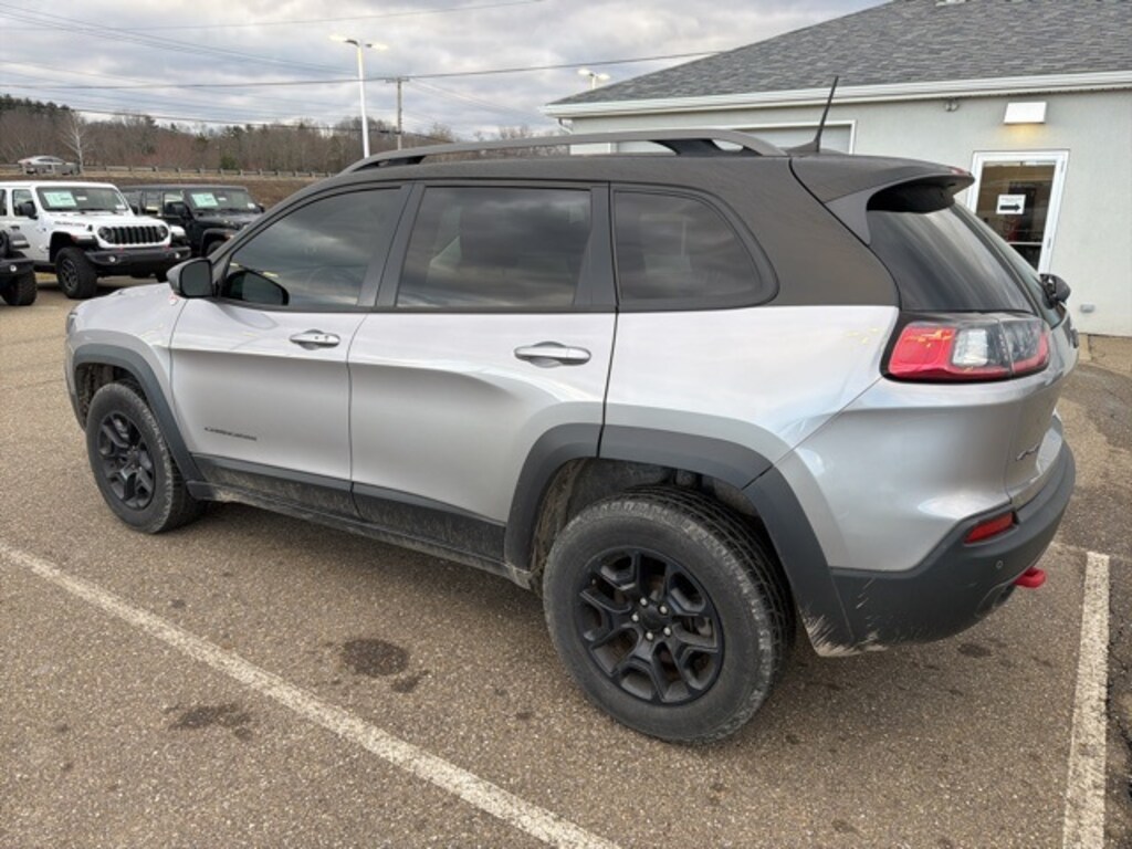 Used 2020 Jeep Cherokee Trailhawk SUV