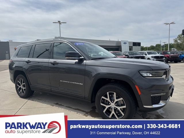 2023 Jeep Grand Cherokee L Limited 4x4's photo