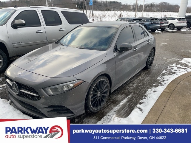 2022 Mercedes-Benz A-Class A220's photo