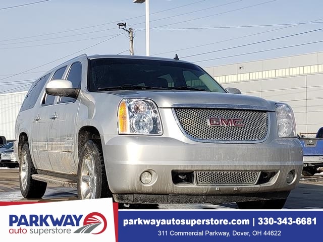 2011 GMC Yukon XL Denali's photo