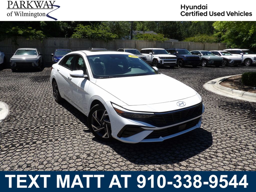 2025 Hyundai Elantra 2.0 SEL Convenience IVT's photo