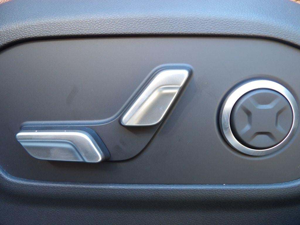 2026 Hyundai Santa Fe Limited - Photo 16