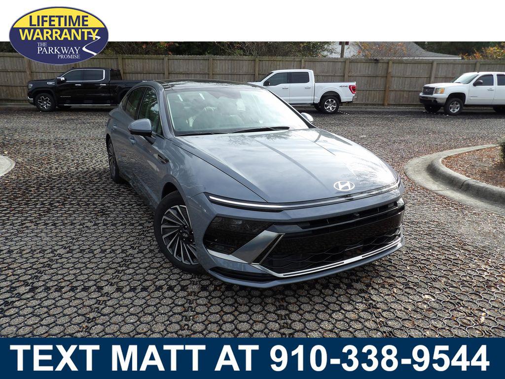 2026 Hyundai Sonata Hybrid Limited's photo