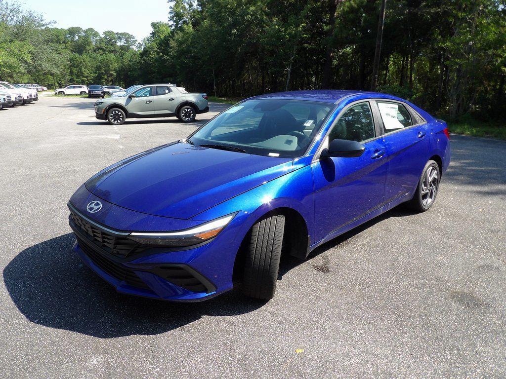 New 2025 Hyundai Elantra Hybrid SEL Sport Sedan