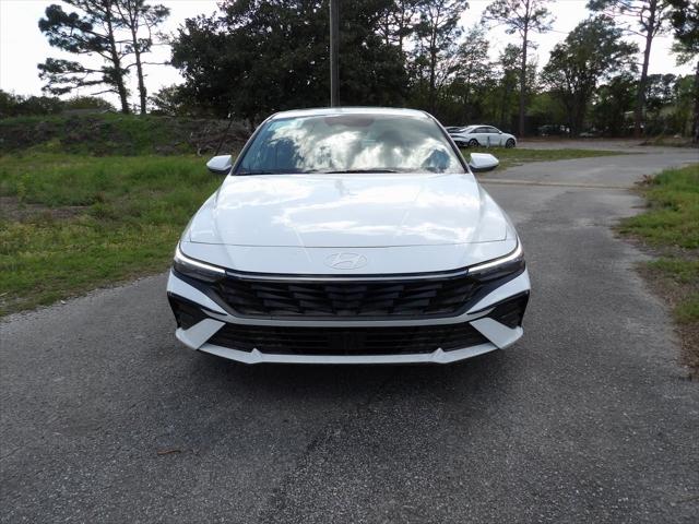 2025 Hyundai Elantra SEL Convenience photo 2