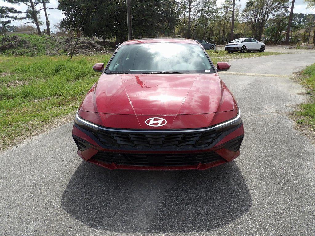 New 2025 Hyundai Elantra SEL Convenience Sedan
