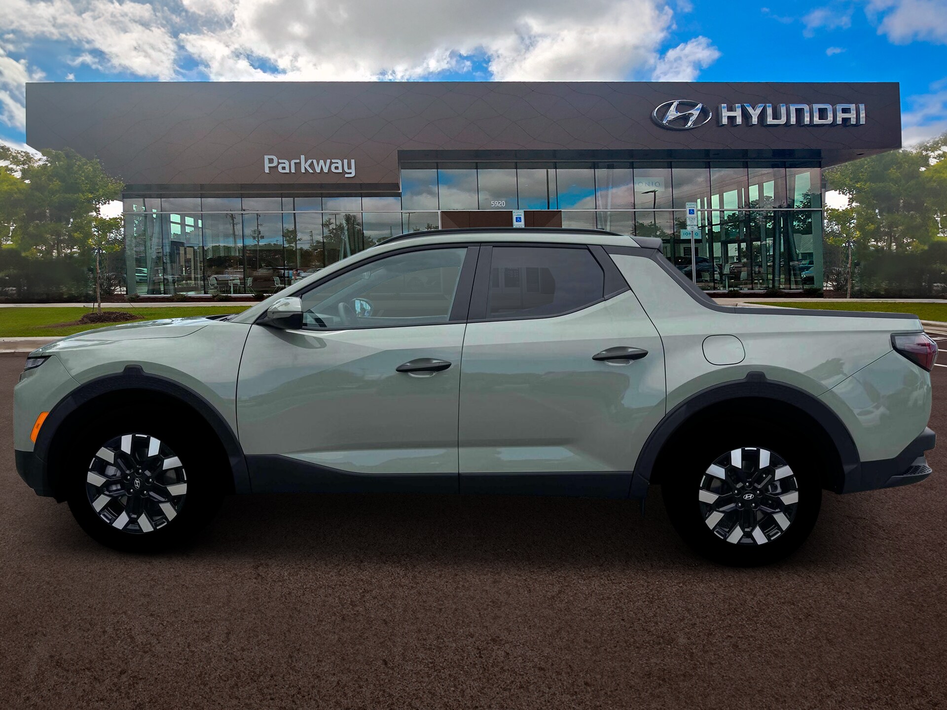 2026 Hyundai Santa Cruz SEL photo 2