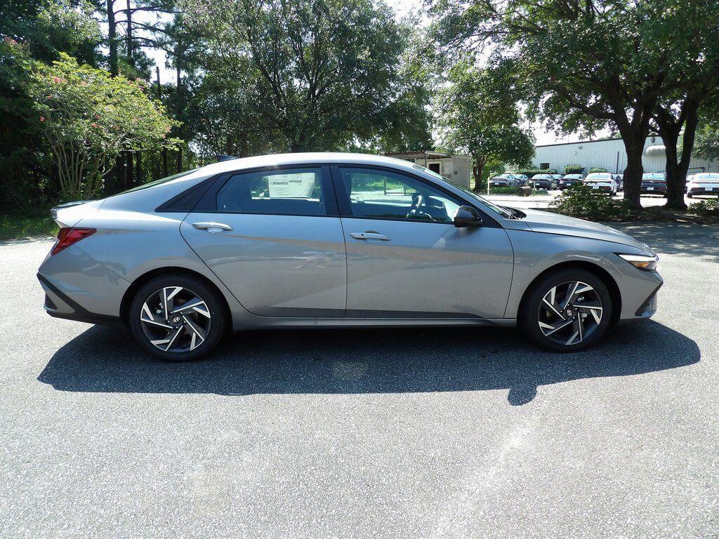 New 2025 Hyundai Elantra Hybrid SEL Sport Sedan