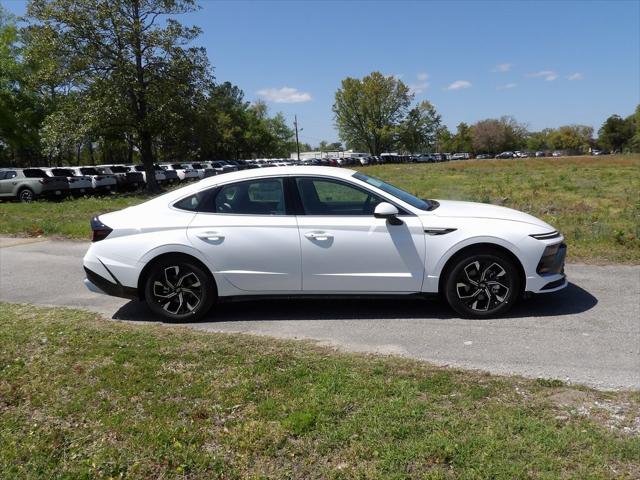2025 Hyundai Sonata SEL photo 4