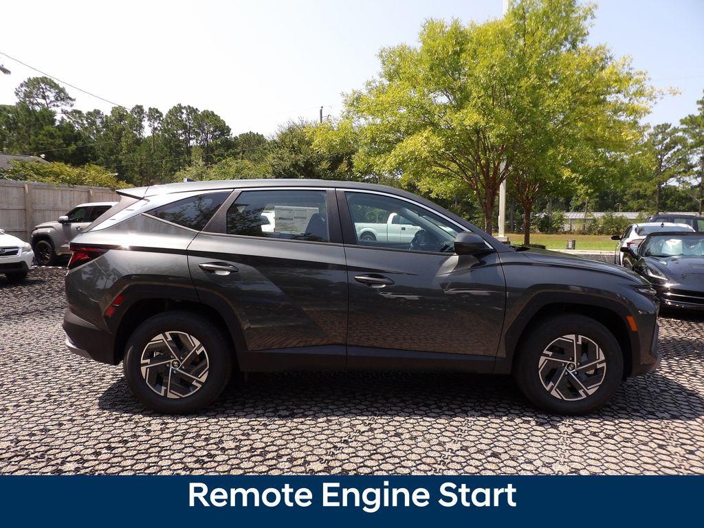 New 2026 Hyundai Tucson Hybrid Blue SE SUV