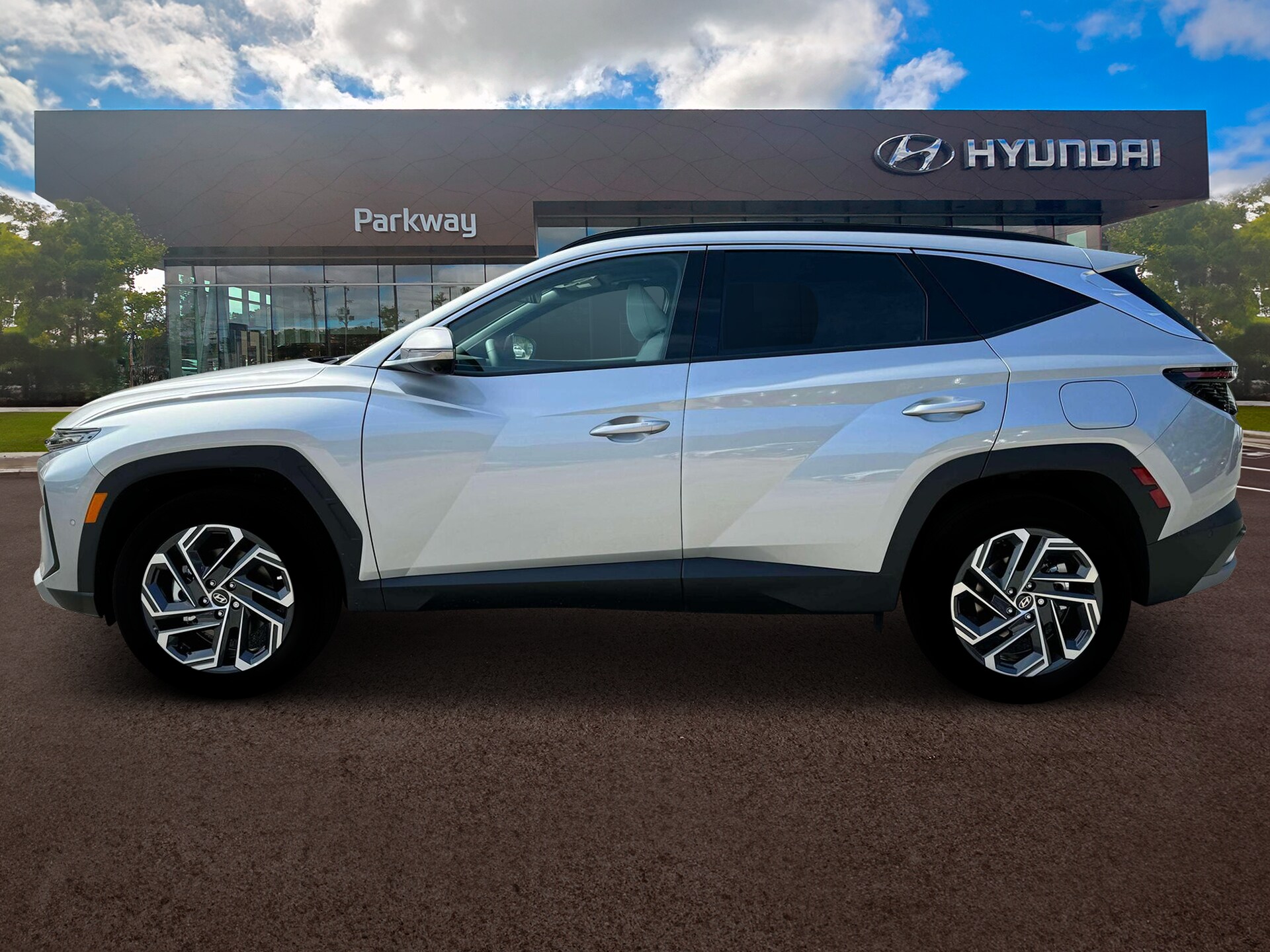 2025 Hyundai Tucson Hybrid Limited photo 2