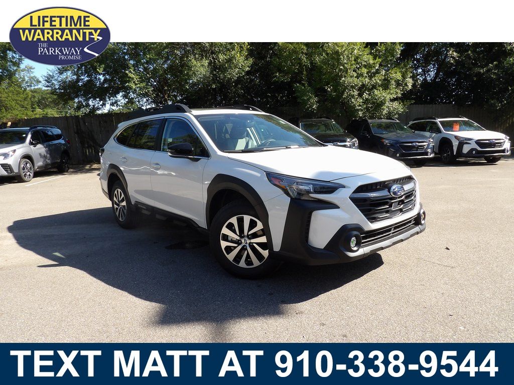 2025 Subaru Outback Premium's photo