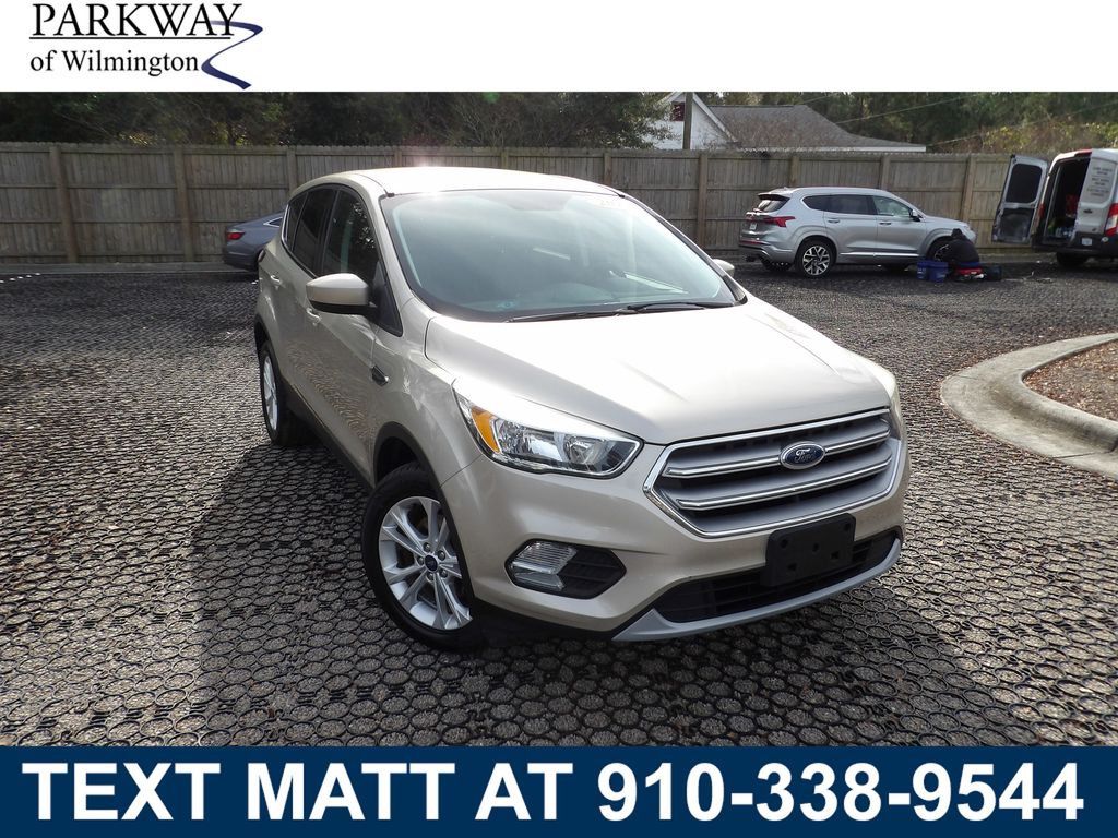 2017 Ford Escape SE's photo