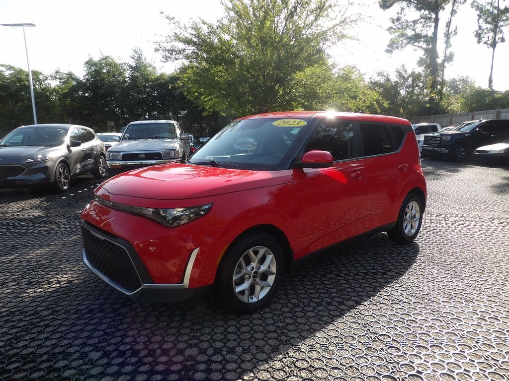 Used 2023 Kia Soul LX Hatchback