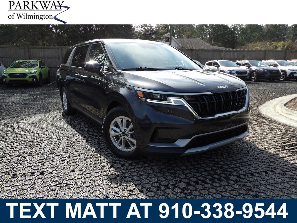 2022 Kia Sedona LX Seat Pkg's photo