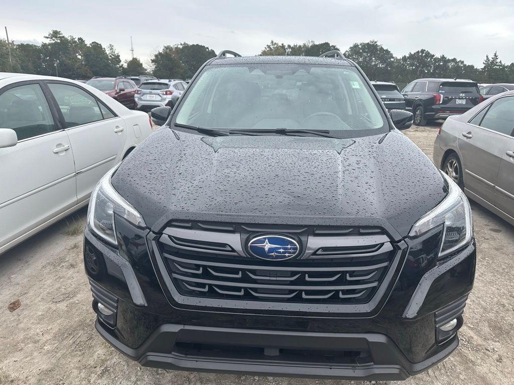 2022 Subaru Forester Limited photo 3