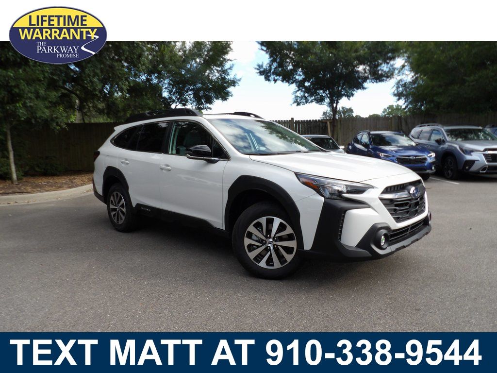 2025 Subaru Outback Premium's photo