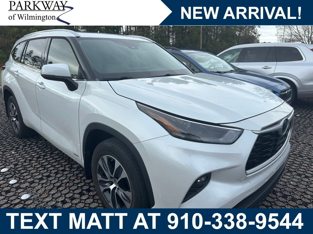 Used 2022 Toyota Highlander Hybrid XLE SUV