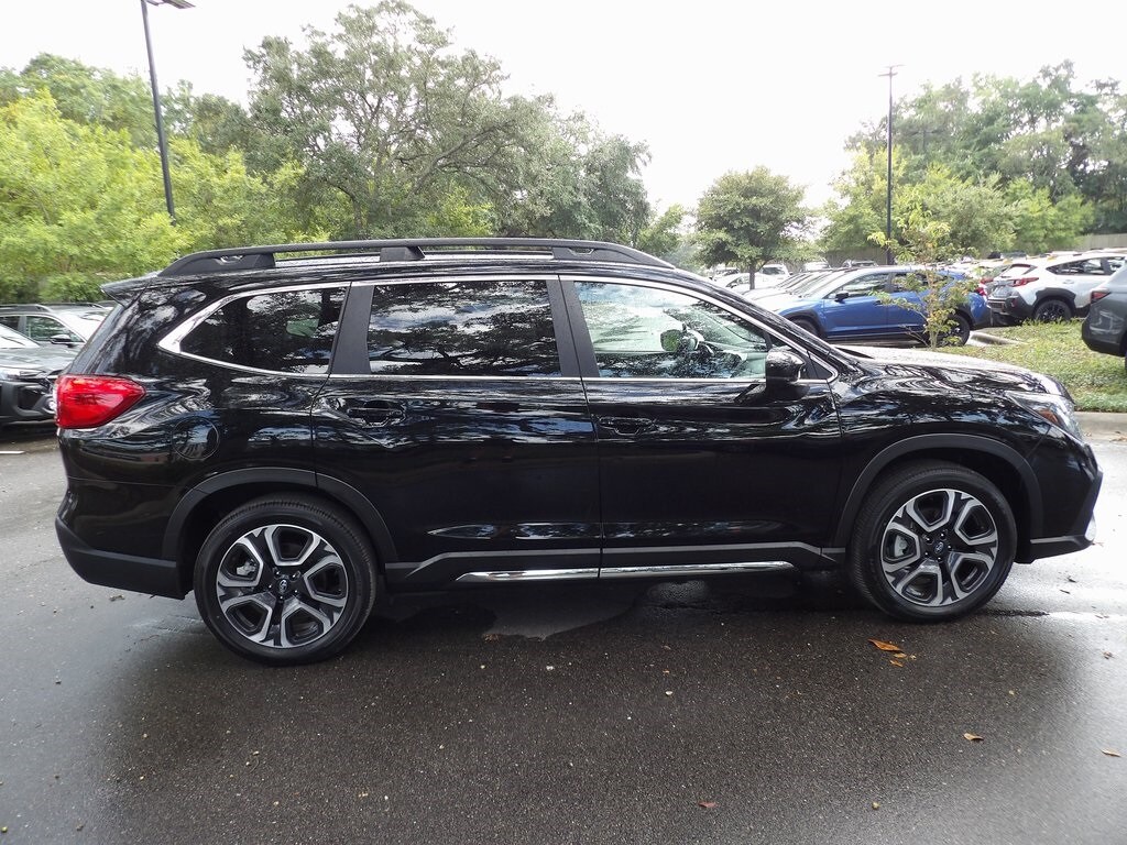 2025 Subaru Ascent Limited photo 2