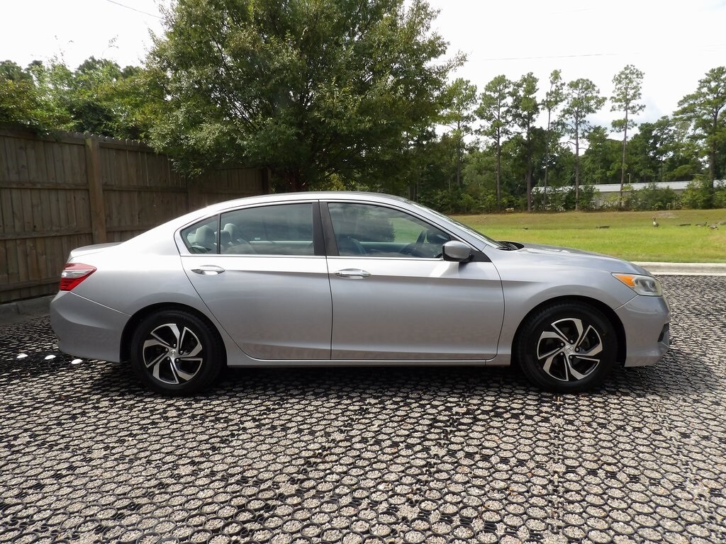 2017 Honda Accord LX photo 2